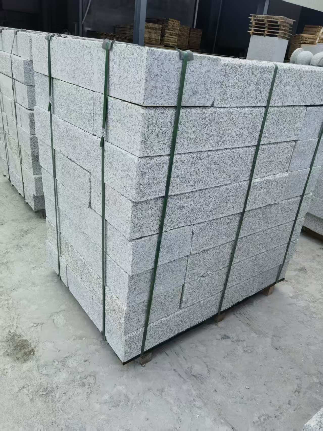 茂名 芙蓉白火烧两面路沿石