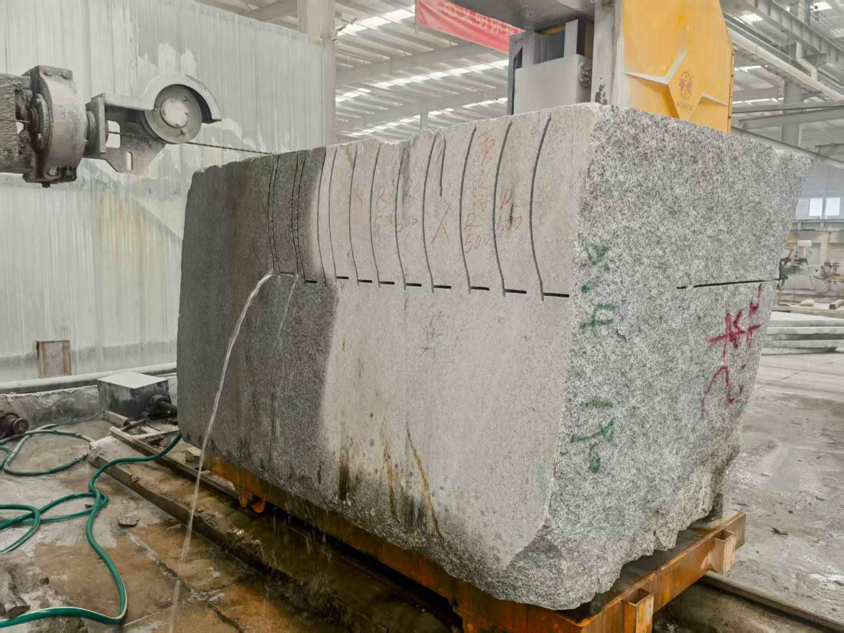 茂名 602，大花芙蓉白，绳锯加工弧形路沿石