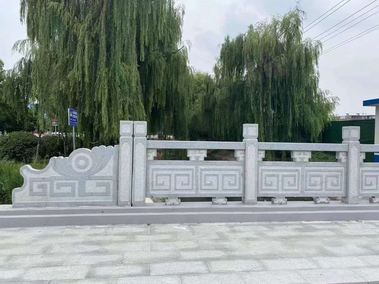 茂名 芝麻灰桥栏杆、河道栏杆安装效果