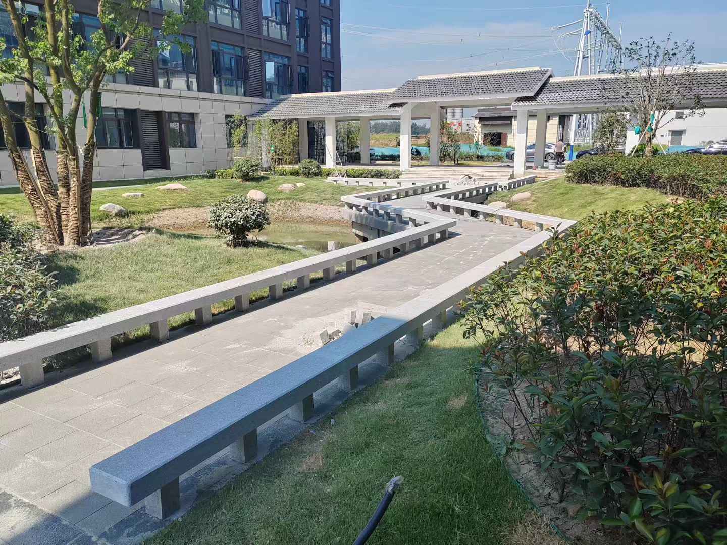 茂名 芝麻灰小区坐凳&栏杆安装效果